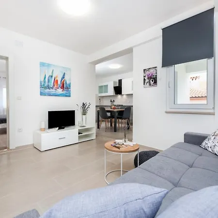 Apartment Rosa Rovigno Esterno foto